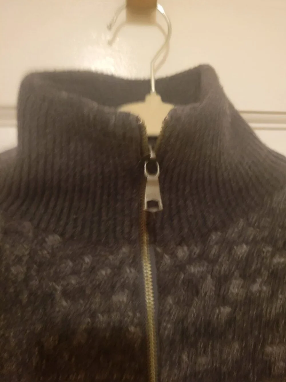 Banana Republic full zipper men sweater, 80% merino wool,size L